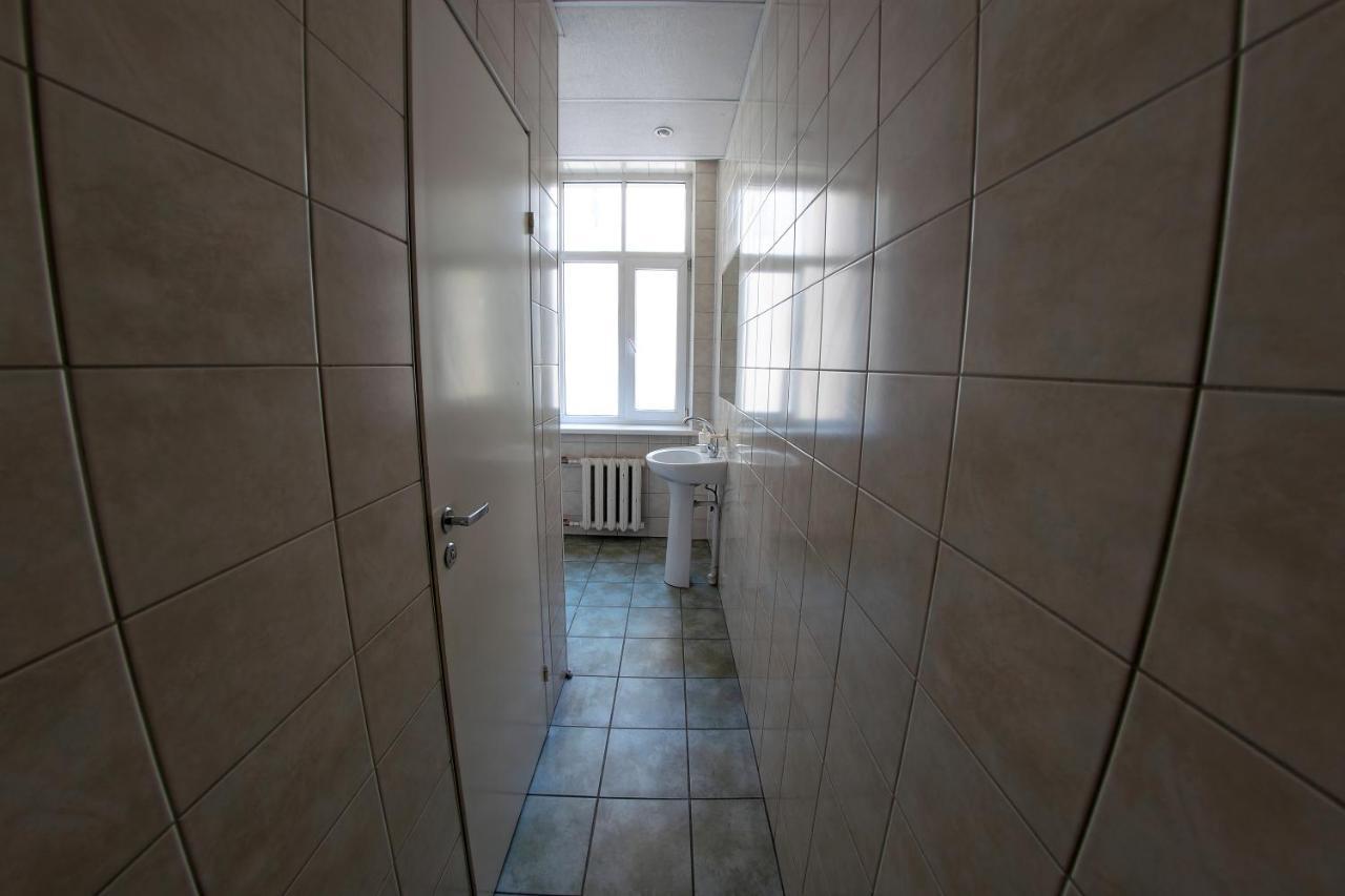 Hostel Viktorija With Private Rooms Riga Exteriör bild