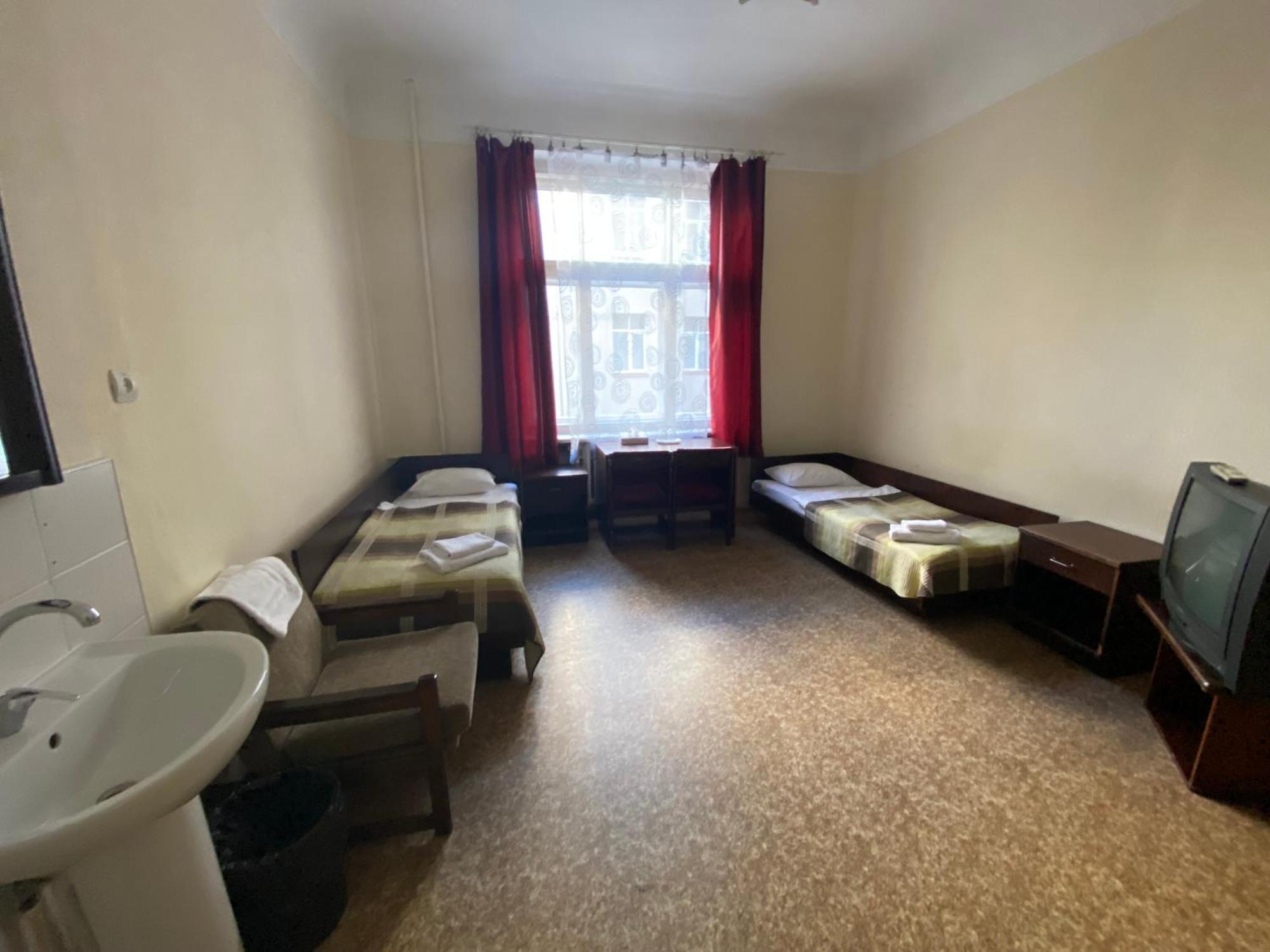 Hostel Viktorija With Private Rooms Riga Exteriör bild