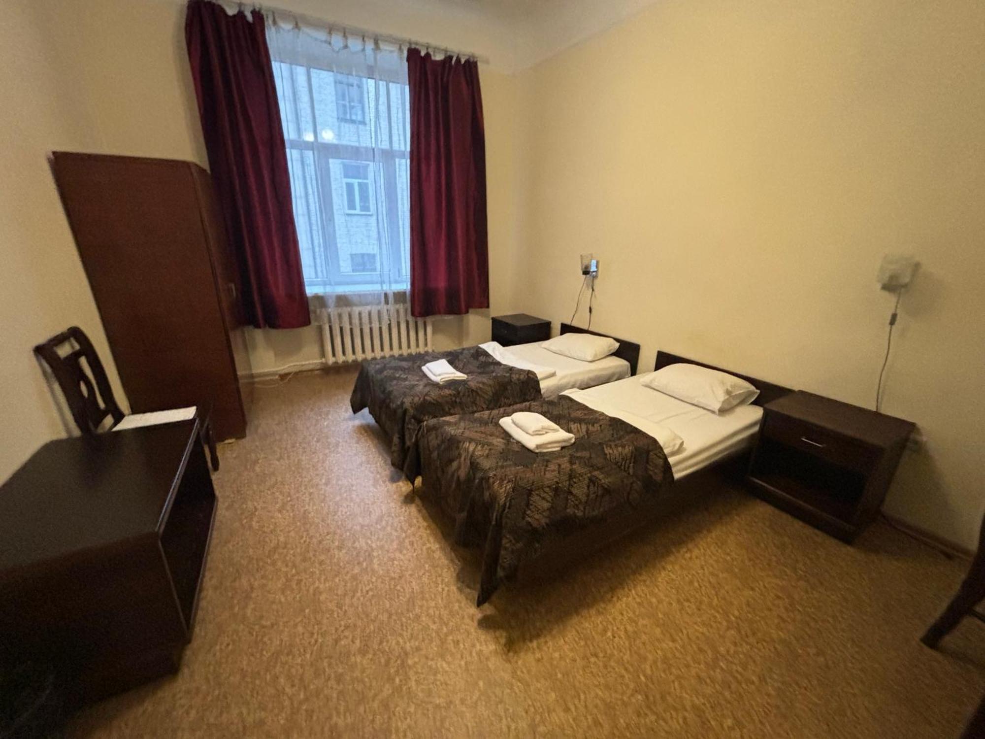 Hostel Viktorija With Private Rooms Riga Exteriör bild