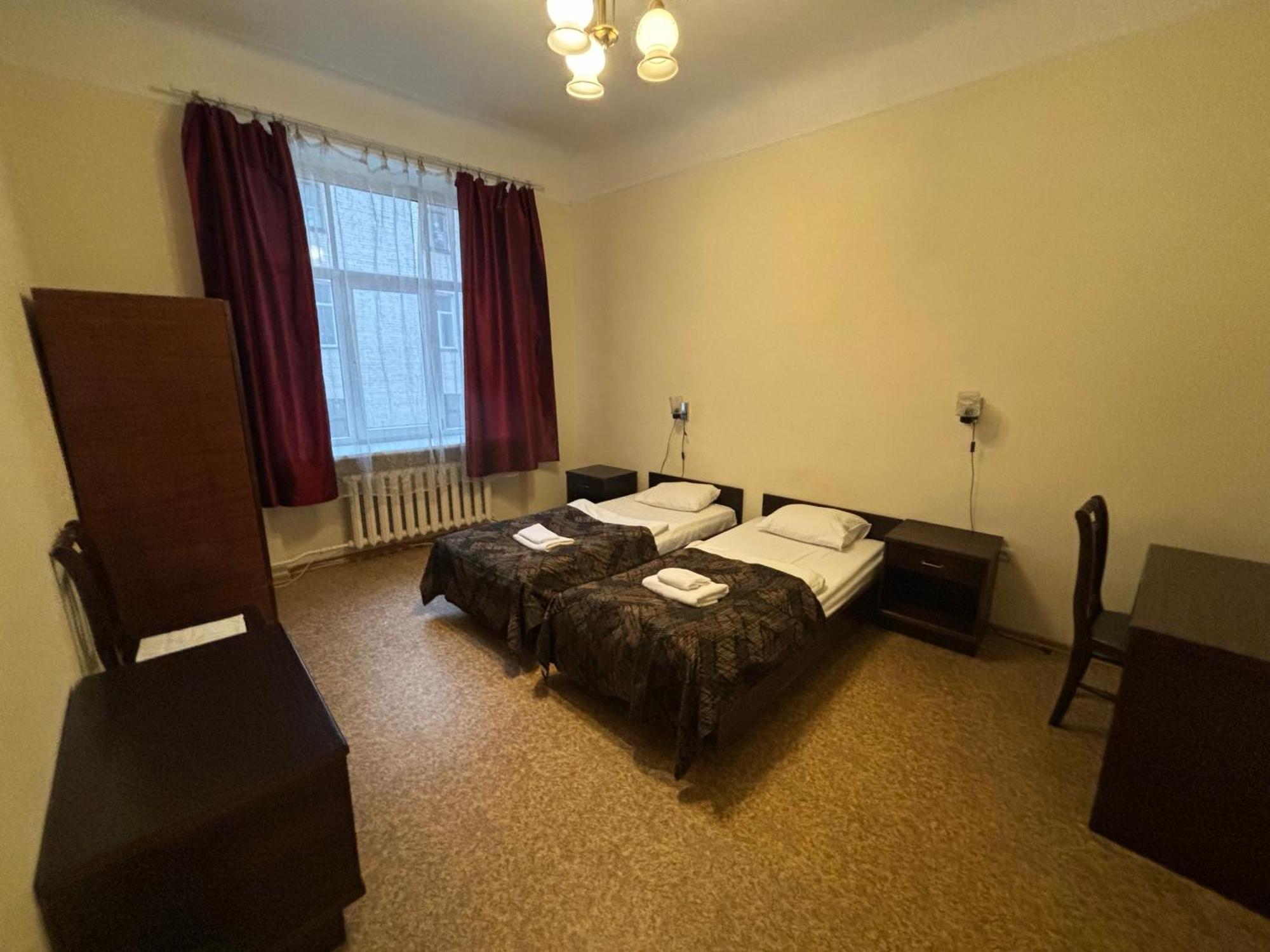 Hostel Viktorija With Private Rooms Riga Exteriör bild