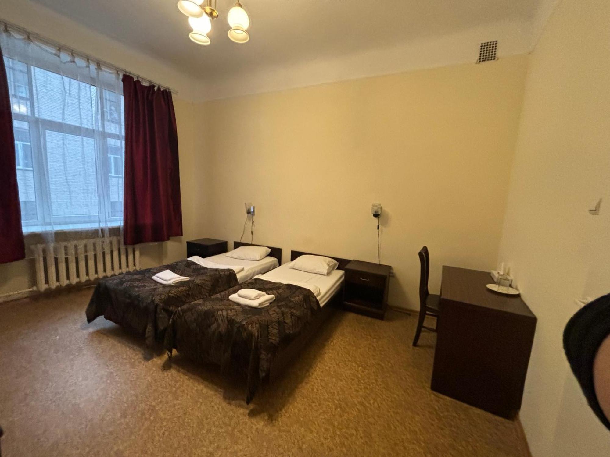 Hostel Viktorija With Private Rooms Riga Exteriör bild