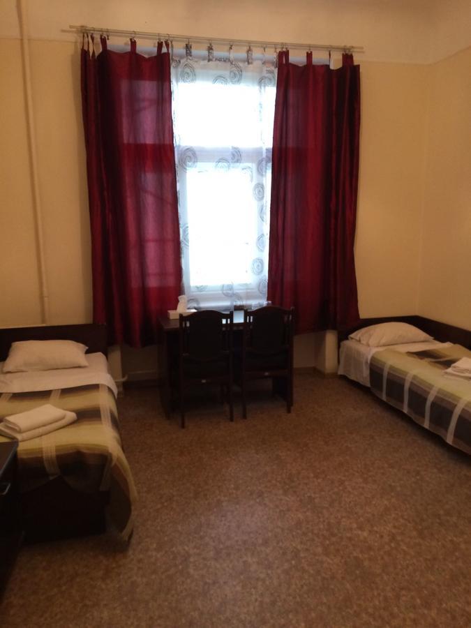 Hostel Viktorija With Private Rooms Riga Exteriör bild
